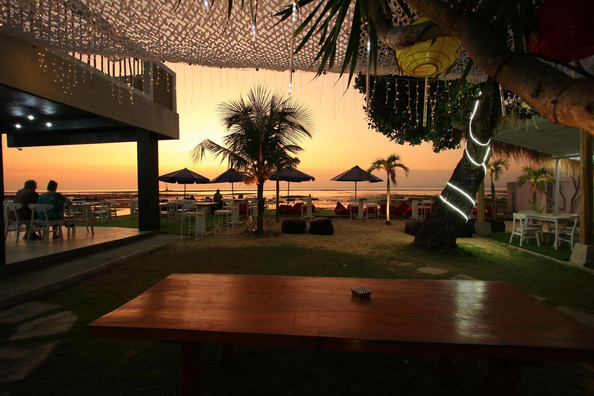 3 Monkeys Lembongan Studio Apartments Gym Recovery Centre Exterior photo