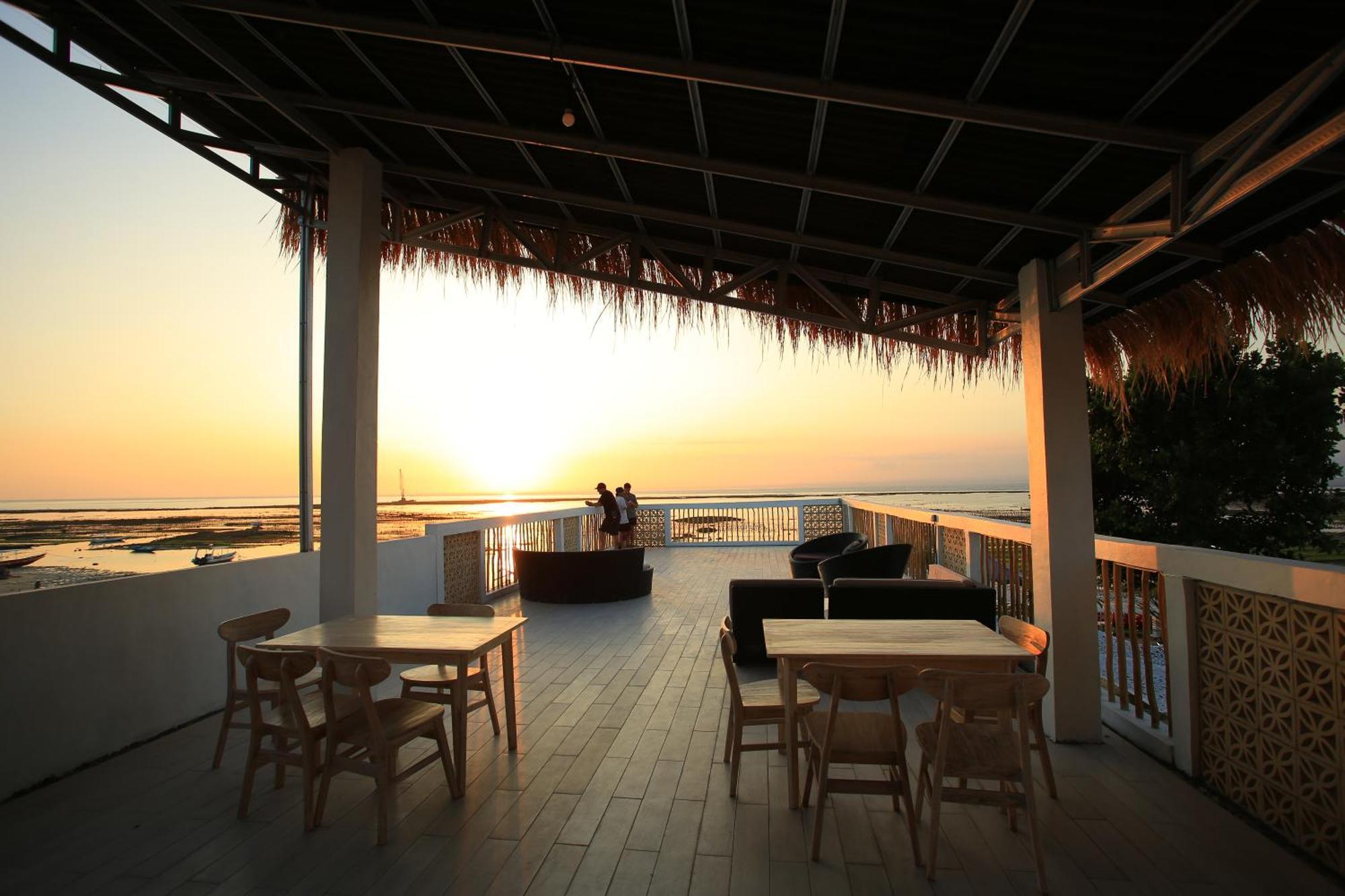 3 Monkeys Lembongan Studio Apartments Gym Recovery Centre Exterior photo