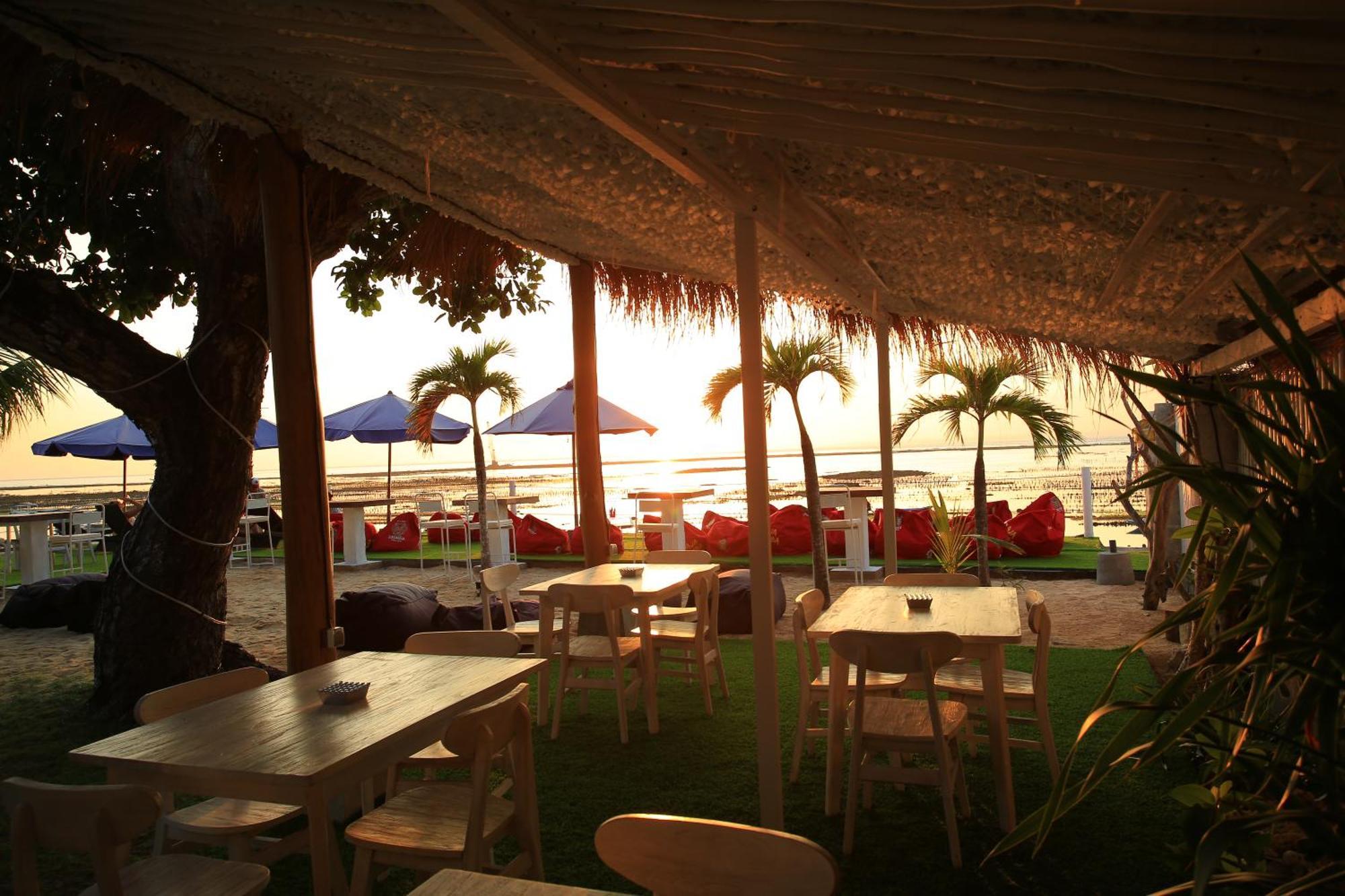 3 Monkeys Lembongan Studio Apartments Gym Recovery Centre Exterior photo