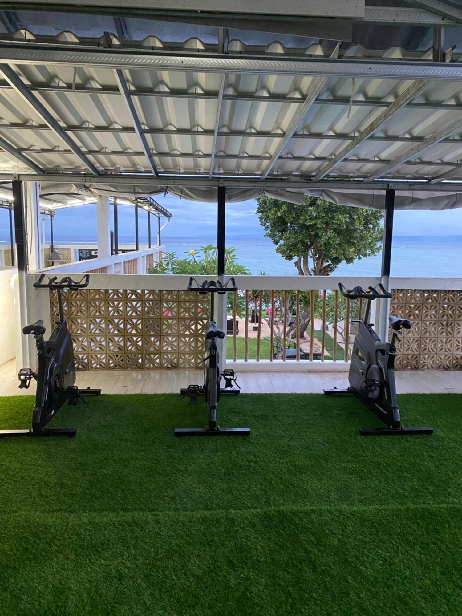 3 Monkeys Lembongan Studio Apartments Gym Recovery Centre Exterior photo